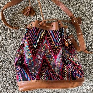 Huipil Cross body bucket bag